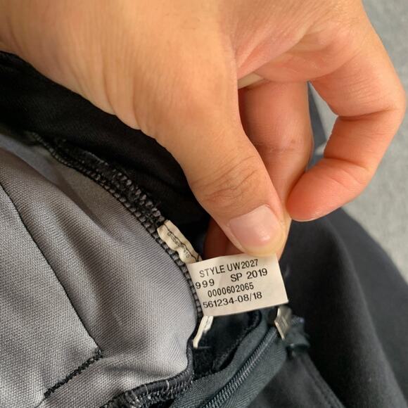 Under Armour Shorts Womens M Medium Black Fitted Side Zip 9 In Inseam Pockets - Picture 8 of 11